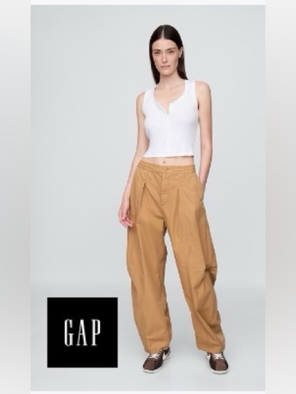 GAP Women's Tan Relaxed Cargo Pants